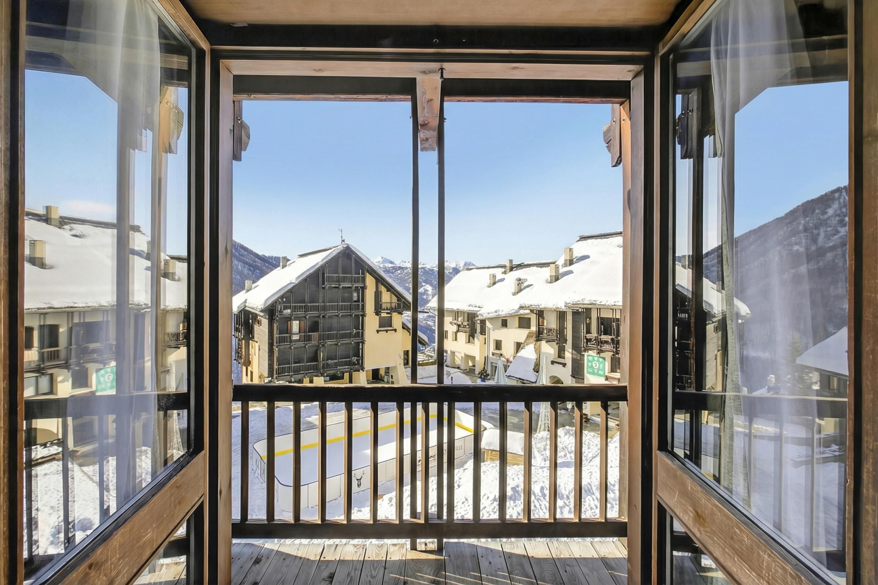 Familie appartement, meerdere slaapkamers, uitzicht op gebergte (Grange Hike & Ski - 26D Sestriere) | Balkon