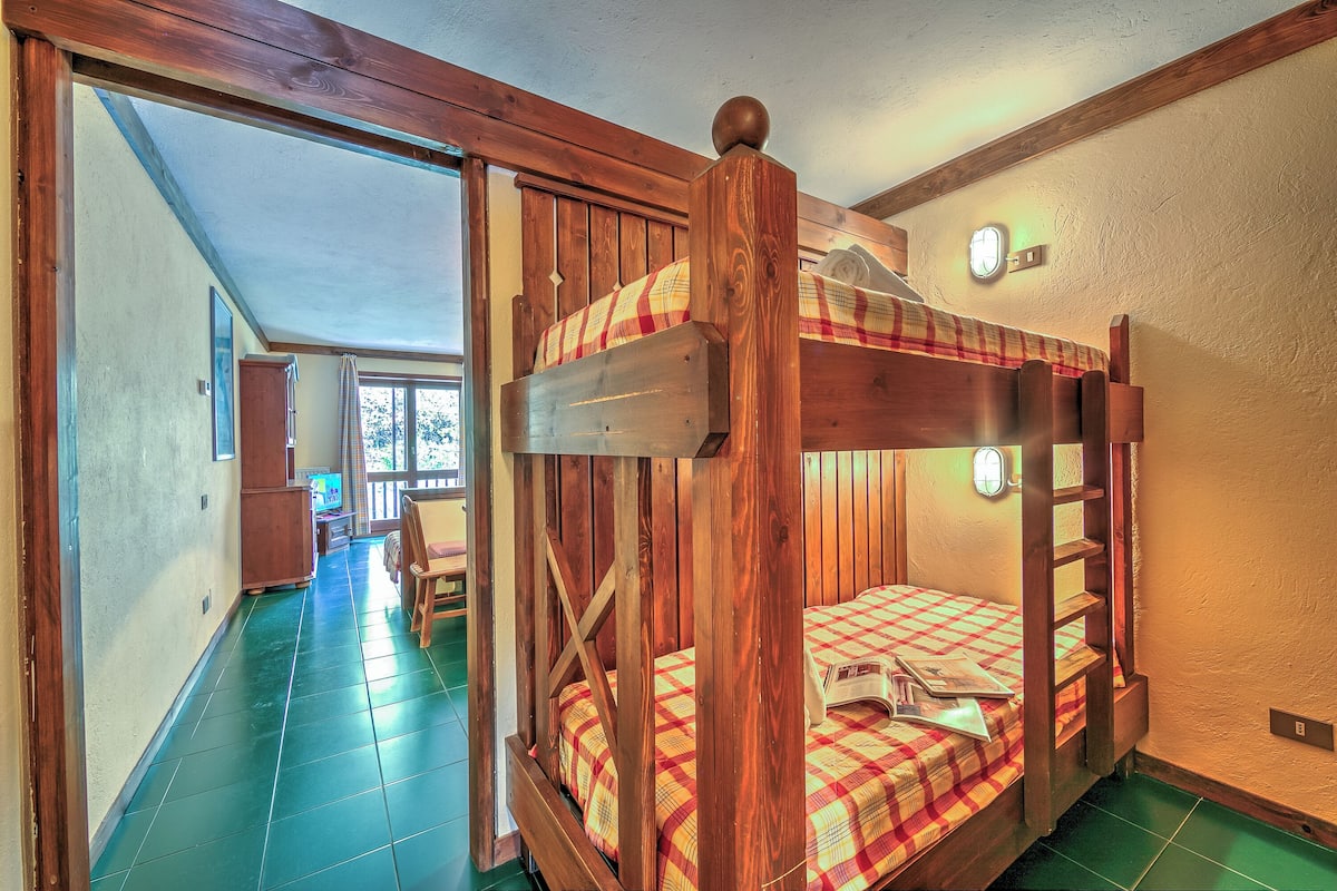 1 bedroom, free WiFi, bed sheets