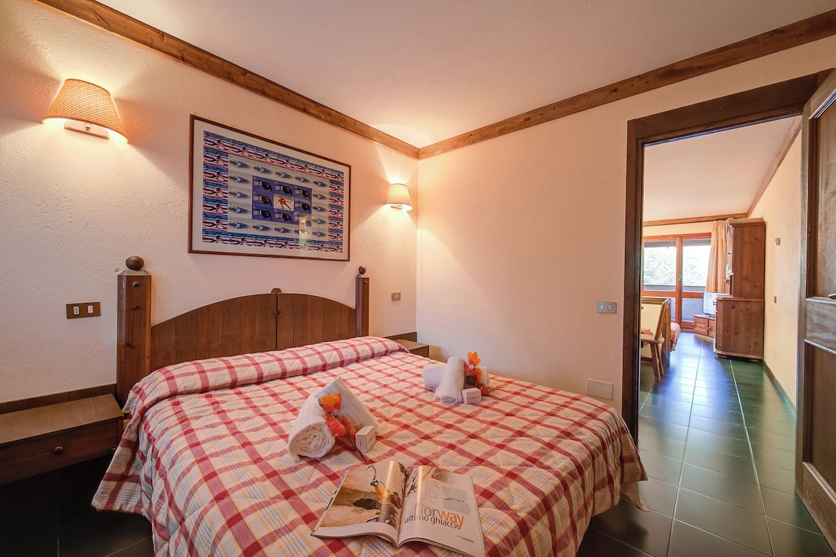 1 bedroom, free WiFi, bed sheets