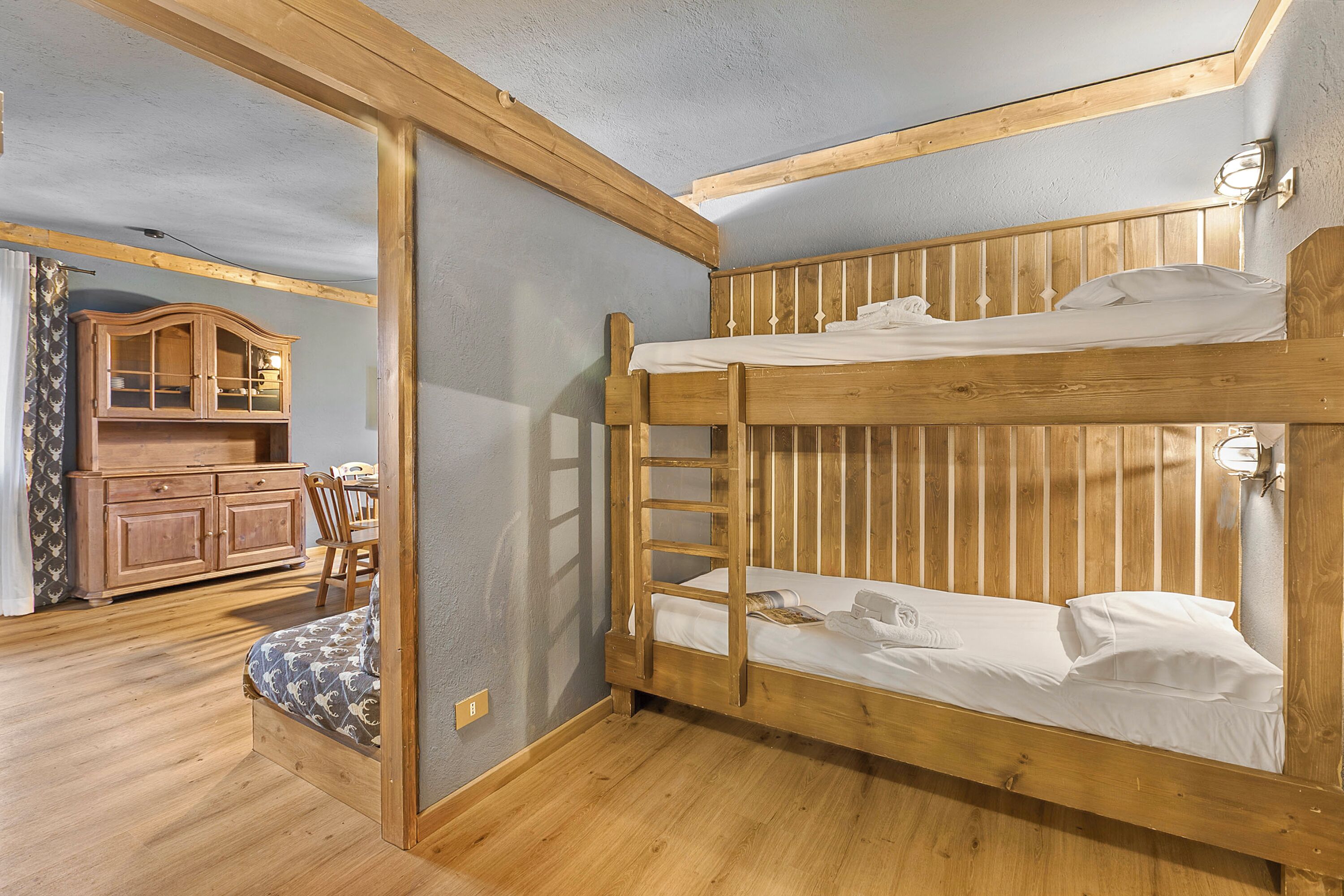 Perhehuoneisto, useita makuuhuoneita, vuorten lähellä (Grange Hike & Ski - 36C Sestriere) | 1 makuuhuone, ilmainen Wi-Fi, vuodevaatteet