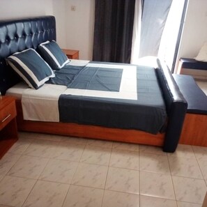 Habitación doble estándar | Cortinas blackout y wifi gratis 