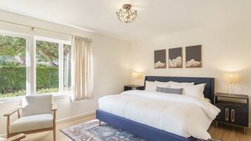 4 bedrooms, free WiFi, bed sheets