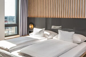 Quarto casal standard | Frigobar, cofres nos quartos, escrivaninha, cortinas blackout