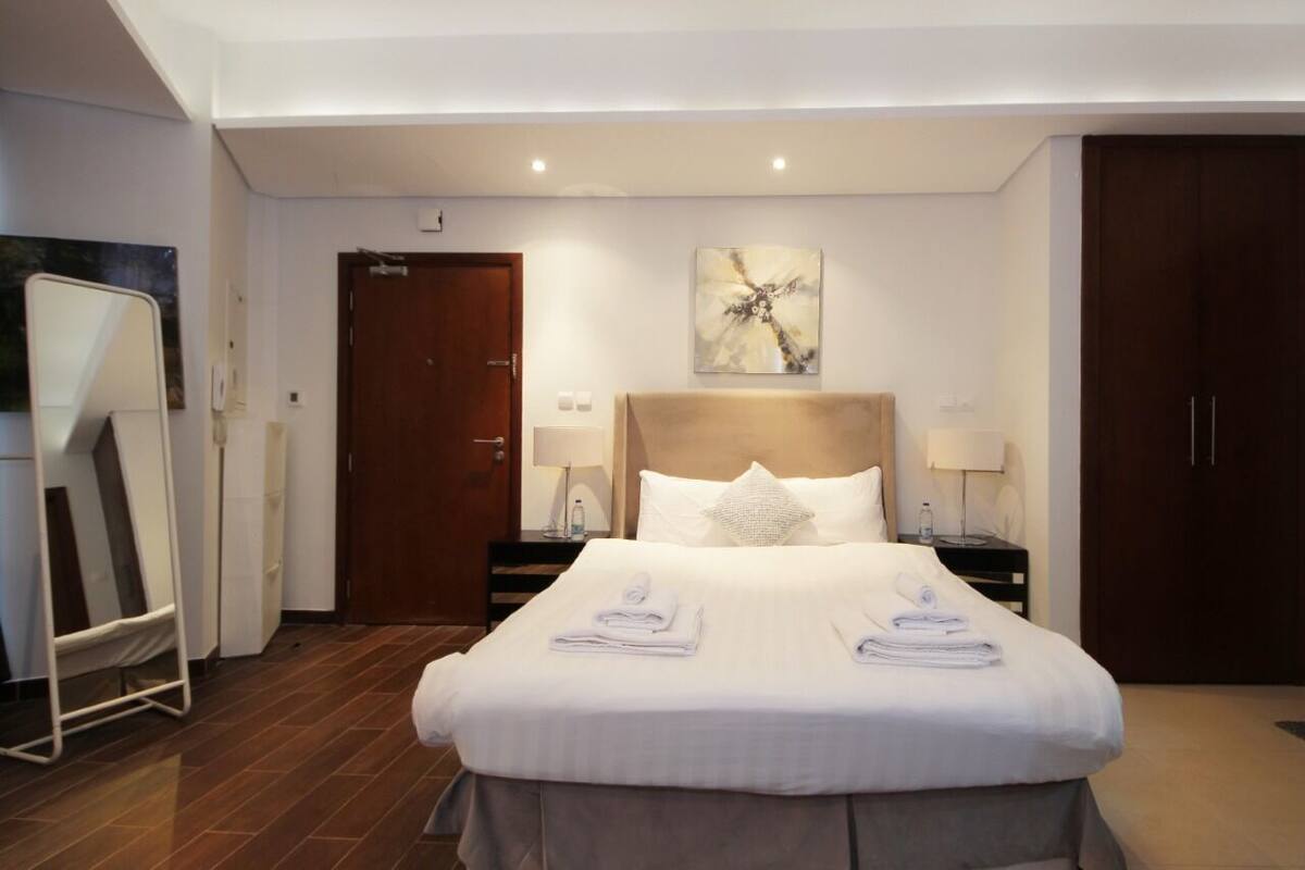 1 bedroom, in-room safe, iron/ironing board
