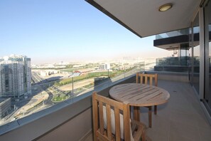Standard Apartment | Terrace/patio - Studio Apartment in The Matrix Tower (Dubai)