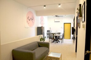 Interior - OYO HOME 90647 Mac Inn 94 (George Town)