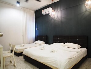 Dreibettzimmer, Gemeinschaftsbad