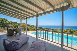 Maison Familiale, plusieurs chambres (Villa Filokalia With Exceptional View) | Piscine