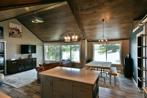 Beautiful Cabin on Long Lake. Fishing, Boating, ATV, snowmobile, and ski trails.