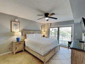 3 室のベッドルーム、アイロン / アイロン台、WiFi、ベッドシーツ