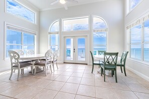 Dining - 30A Beachfront ~ Gulf Views ~ Balcony (Santa Rosa Beach)