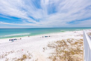 On the beach - 30A Beachfront ~ Gulf Views ~ Balcony (Santa Rosa Beach)