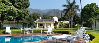 Casita del Lago Beautiful Lakefront Property One Step Away From the Melacon