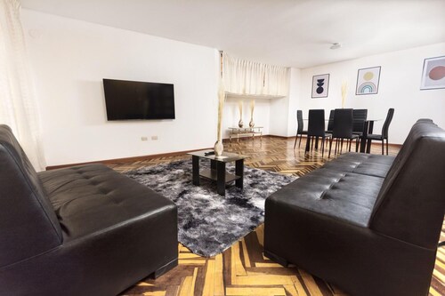 Lovely 3 Bedroom Apartment in the Heart of Downtown Arequipa for 6 pax