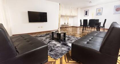 Lovely 3 Bedroom Apartment in the Heart of Downtown Arequipa for 6 pax