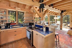 บ้านพัก, 3 ห้องนอน | ครัวส่วนตัว | ตู้เย็น, เตาอบ, เครื่องชงกาแฟ/ชา, เตาปิ้งขนมปัง