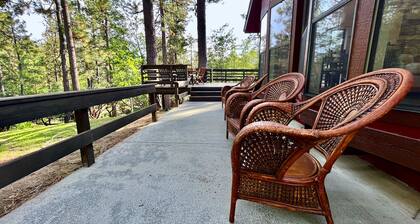 In the Pines, Cozy Retreat with Amazing Views
