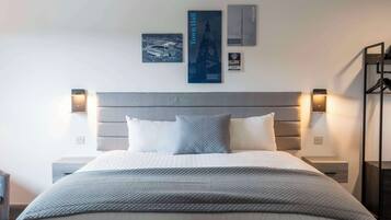 Superior Room | Hypo-allergenic bedding, iron/ironing board, free WiFi, bed sheets