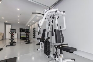 Fitness facility - Scottsdale LUX Studio: Old Town Views & Gym Access (Scottsdale)