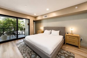 1 bedroom, desk, iron/ironing board, travel cot - NEW|Luxe Ocotillo Suite @ Cedara|Heart of Old Town (Scottsdale)