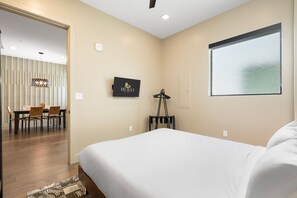 2 bedrooms, iron/ironing board, travel cot, WiFi