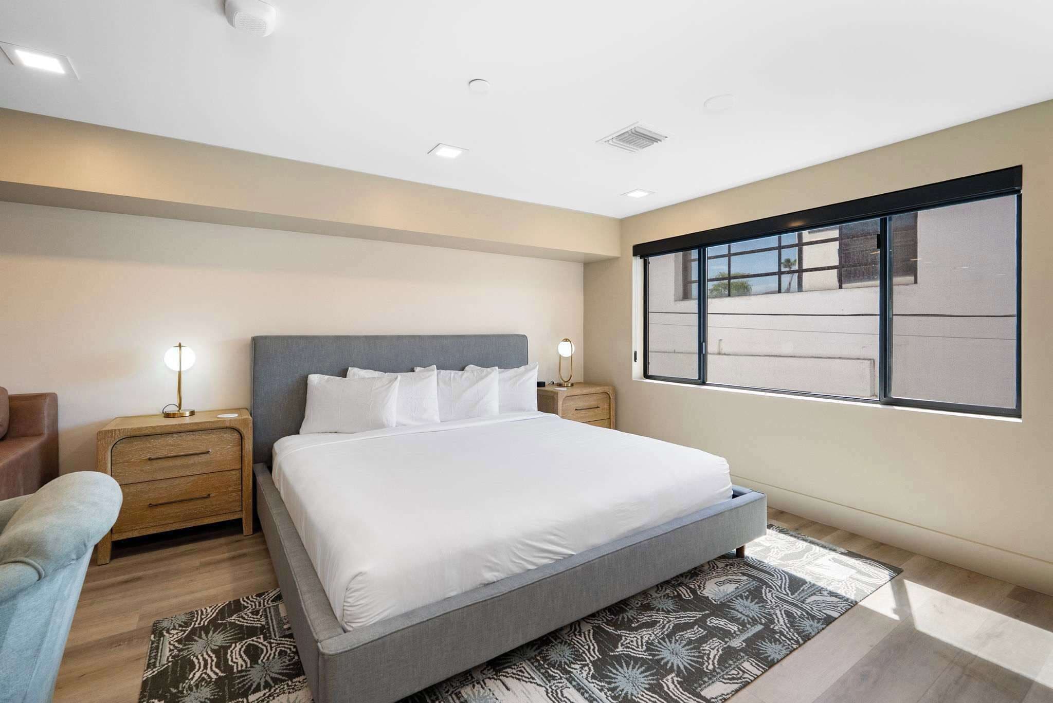 Iron/ironing board, travel crib, WiFi, bed sheets
