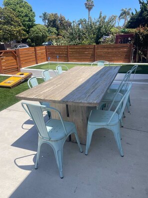 Outdoor dining