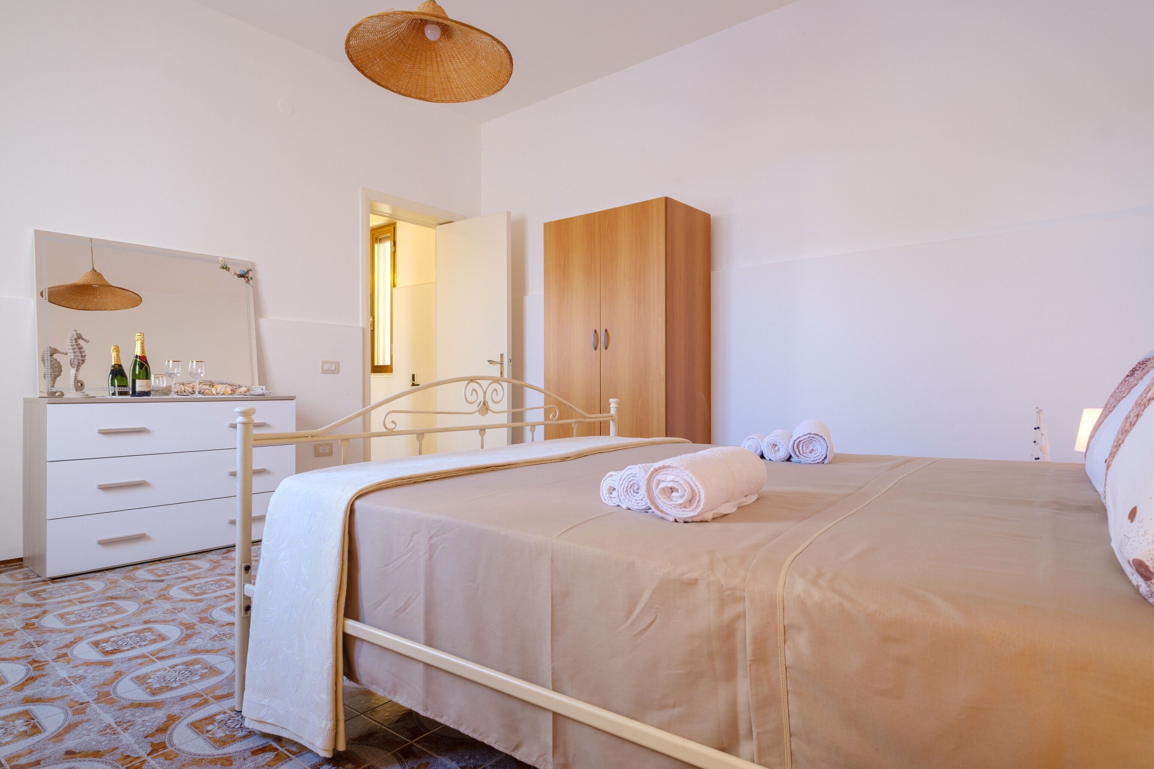 3 bedrooms, free WiFi, bed sheets