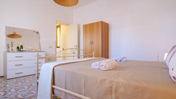 3 bedrooms, free WiFi, bed sheets