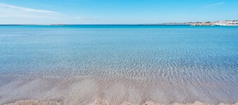 Holiday Accommodation "Villa Grecale" with garden and walking distance to the sea