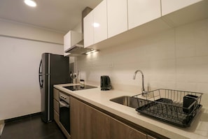 Fridge, microwave, oven, stovetop - w* | Beautiful 2BR in Miraflores (Miraflores)