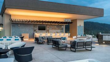 3 bar/lounge, 2 bar a bordo piscina