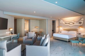 Caja de seguridad en la habitación, escritorio y cortinas blackout 