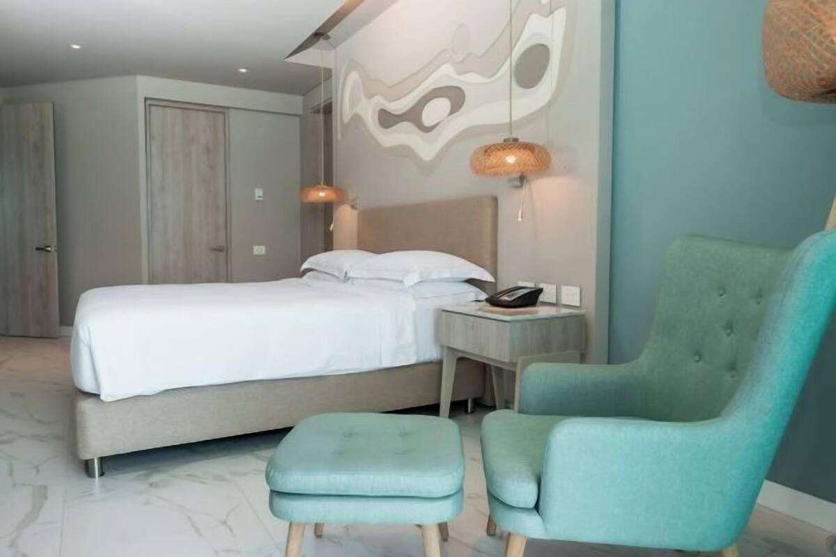 In-room safe, desk, blackout drapes, soundproofing