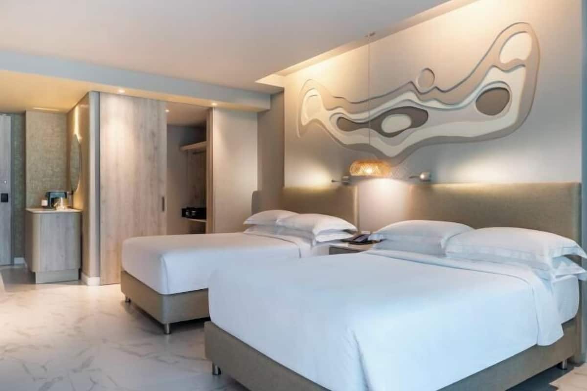 In-room safe, desk, blackout drapes, soundproofing