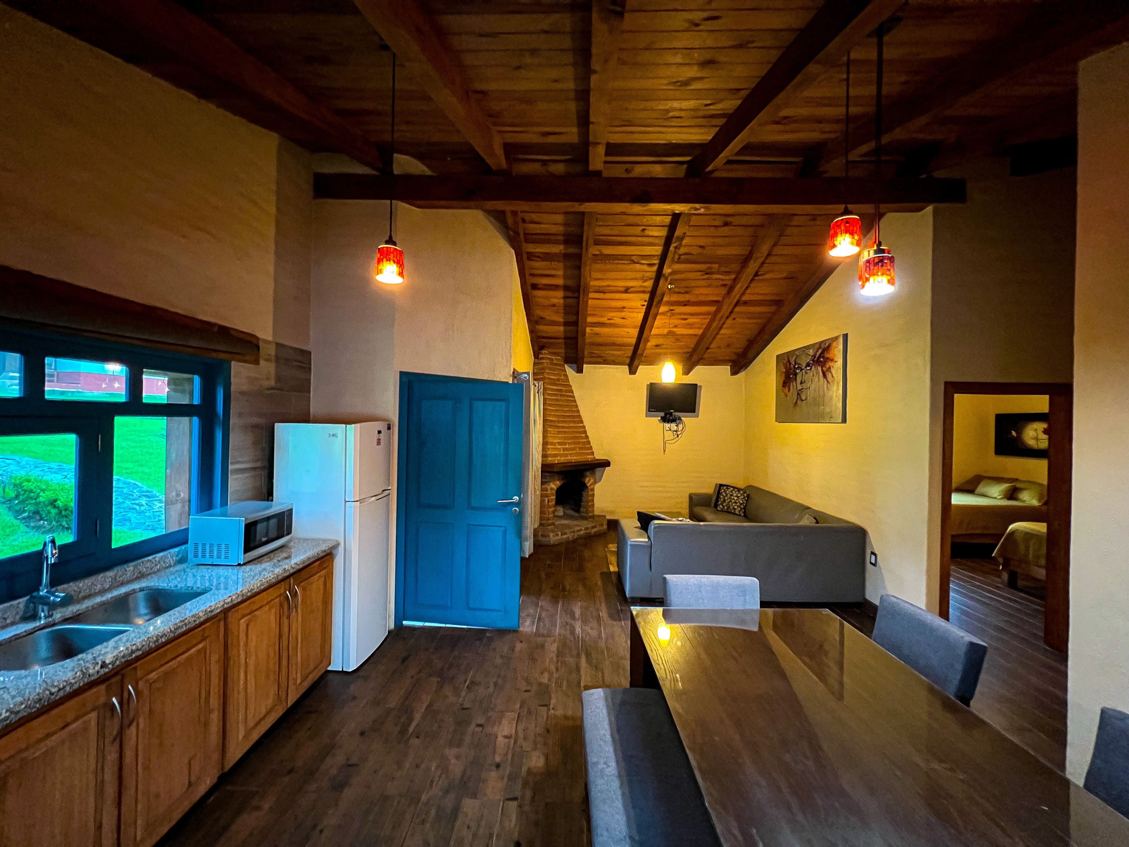 Refrigerador, microondas, horno, licuadora