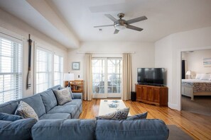 TV, DVD player, offices