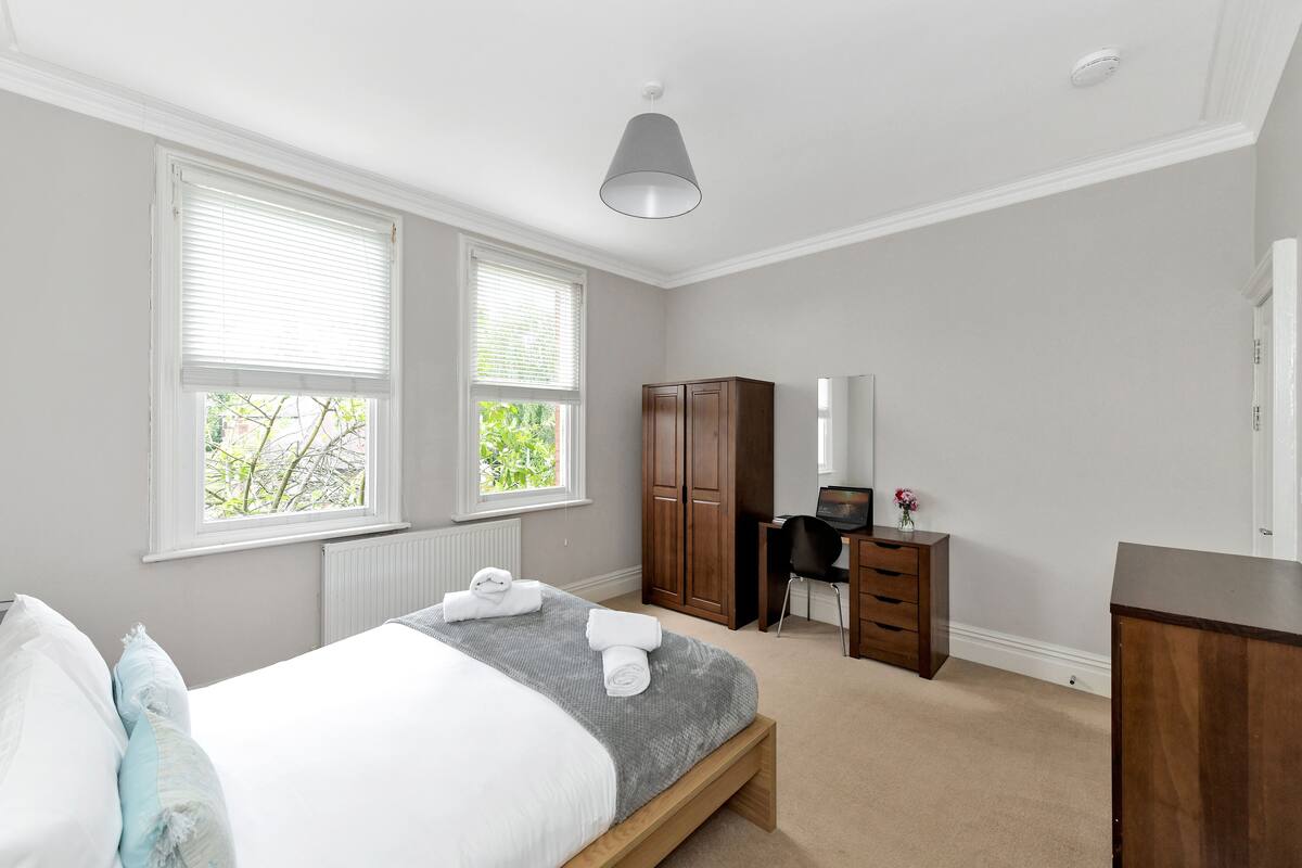 1 bedroom, individually furnished, desk, laptop workspace