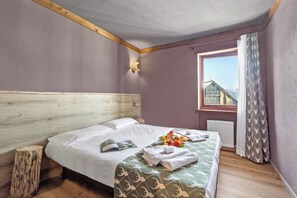 Family Apartment, Multiple Bedrooms, Mountainside (Sises Lodge - 27D Sestriere)