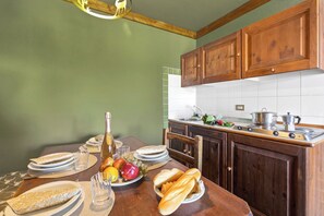 Family Apartment, Multiple Bedrooms, Mountainside (Sises Lodge - 27D Sestriere) | Dining