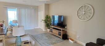 Villages, 3bed- 2.5ba waterfrnt+ golf cart- all bedrooms have king beds!
