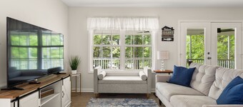 NEW! Lakehouse Retreat near Clemson