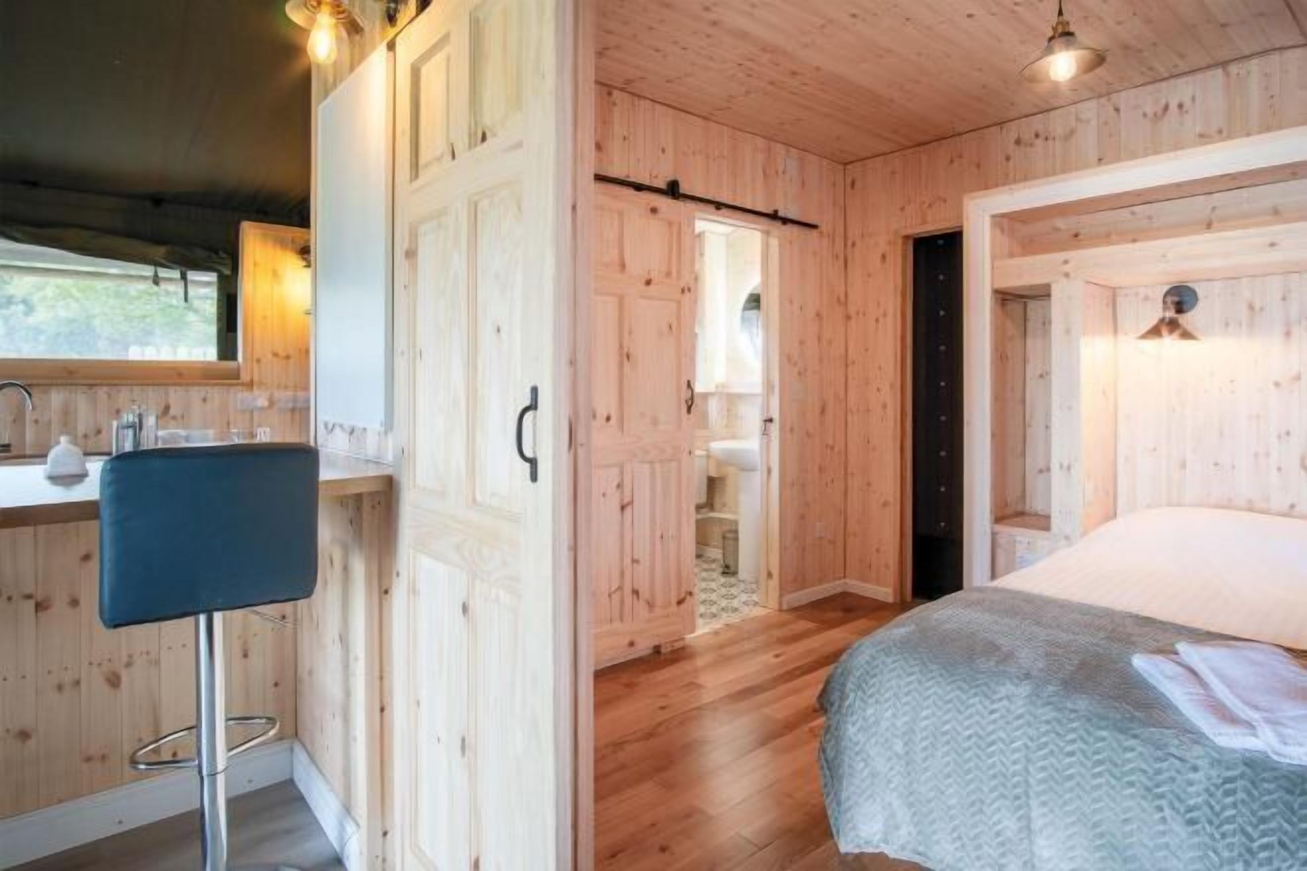 2 chambres, draps fournis