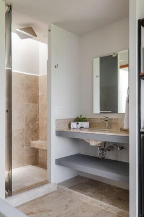 Doppia Comfort | Bagno | Asciugamani, sapone, shampoo, carta igienica