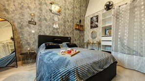 2 bedrooms, desk, soundproofing, iron/ironing board