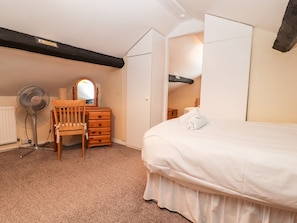 3 bedrooms, individually decorated, individually furnished, free WiFi