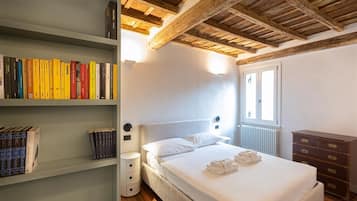 1 camera, ferro/asse da stiro, accesso a Internet, lenzuola