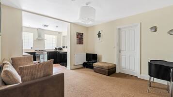 Basic Apartment | Living area