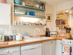 Småhus, flere senger | Eget kjøkken | Kjøleskap, mikrobølgeovn, ovn og kokeplater