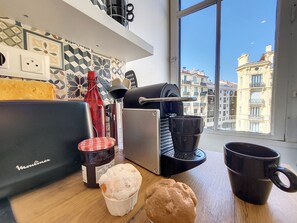 Interior - N&J - BLEU BUFFA - Central - Very close sea (Niza)